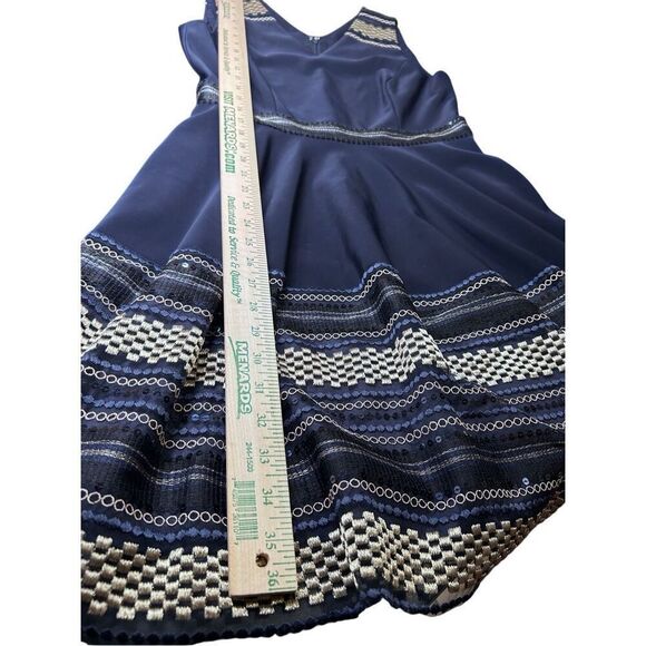 Tahari Arthur S Levine Navy V-Neck A-Line Sleeveless Dress Sz 8 Sequin Embroider - Picture 7 of 12
